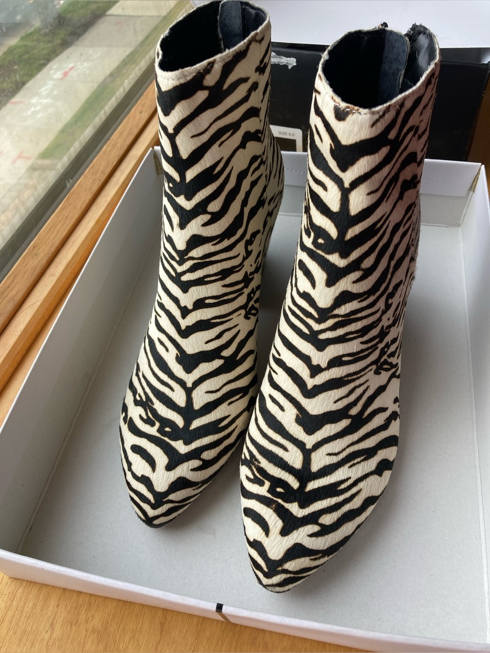 Dolce Vita ZEBRA Print Booties Calf Hair Leather ANKLE Boots Black/Ivory 6.5M